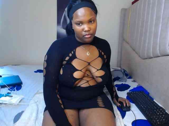 KittyKissess03