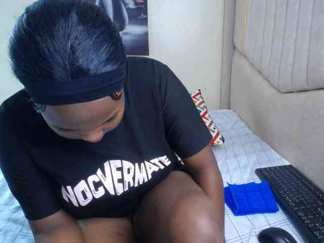 KittyKissess02 KittyKissess02