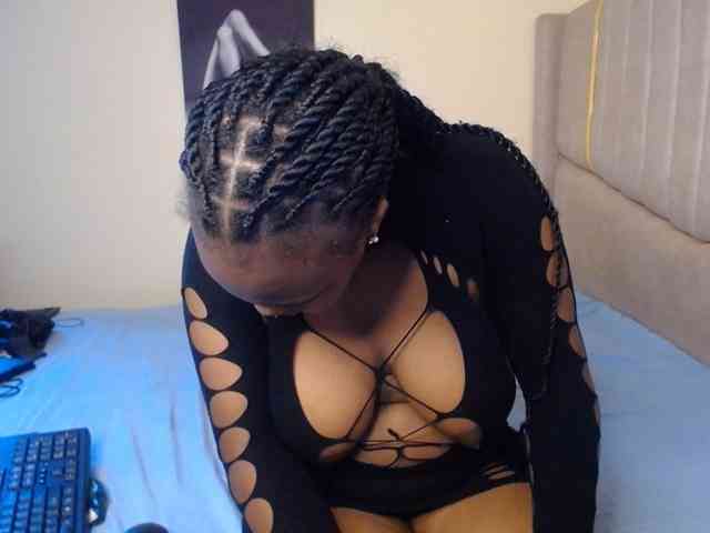 KittyKissess02