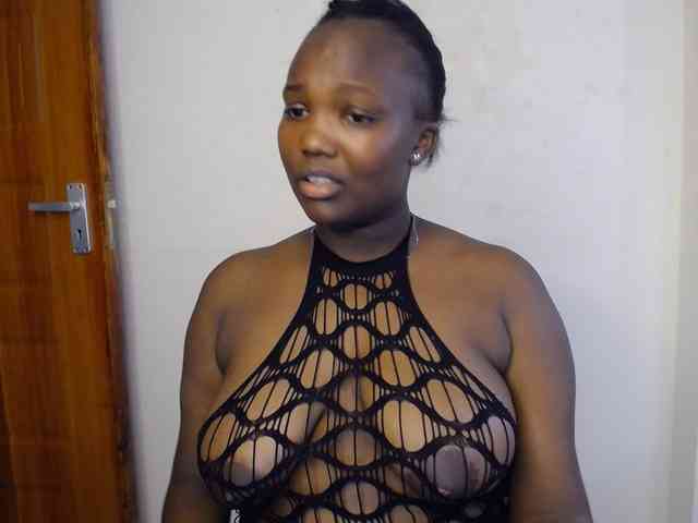 KittyKissess02