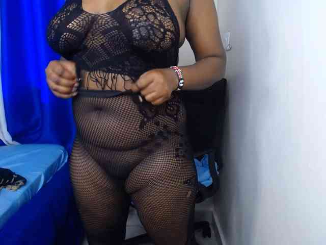 KittyKissess02 KittyKissess02