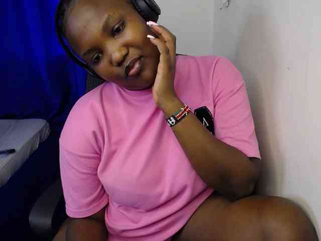 KittyKissess02 webcam