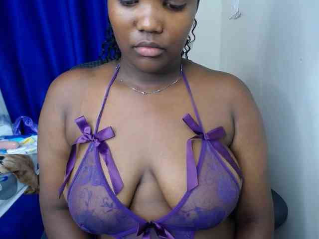 KittyKissess02