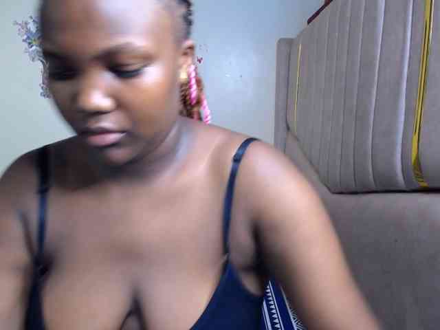 KittyKissess03 webcam