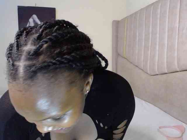 KittyKissess03 webcam