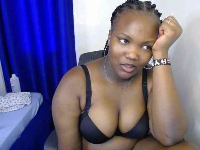 KittyKissess02