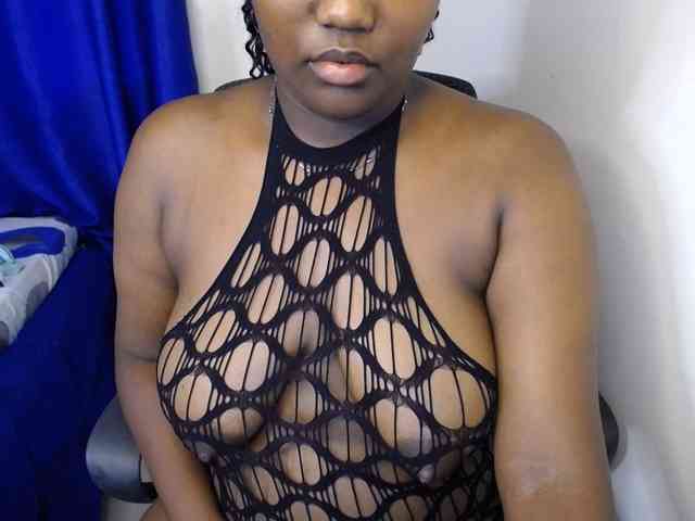 KittyKissess02