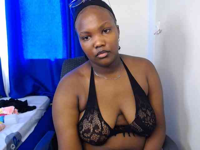 KittyKissess02 KittyKissess02