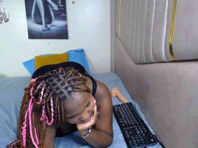 KittyKissess03 webcam