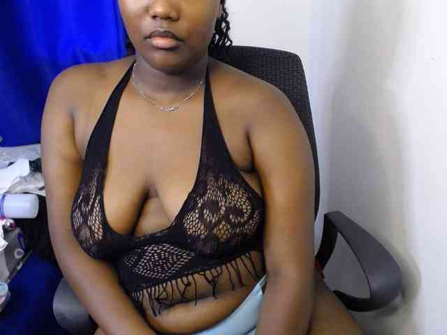 KittyKissess02