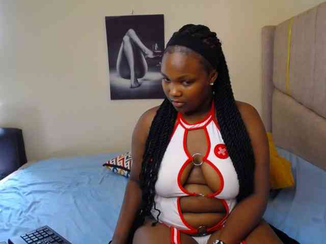 KittyKissess02 webcam