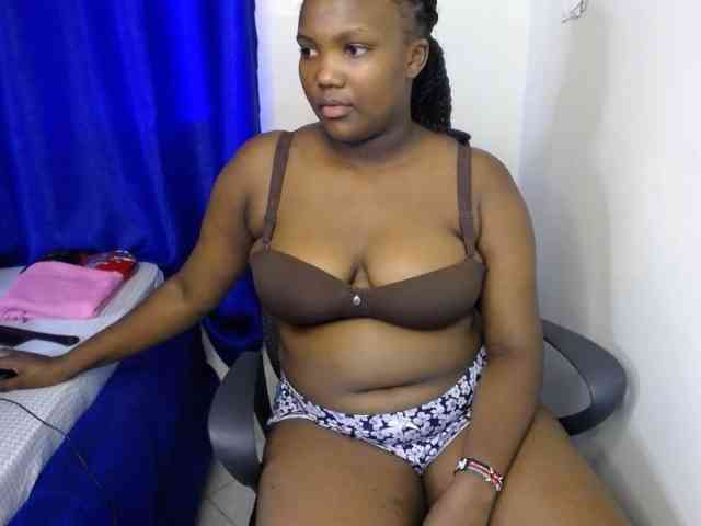 KittyKissess02 webcam