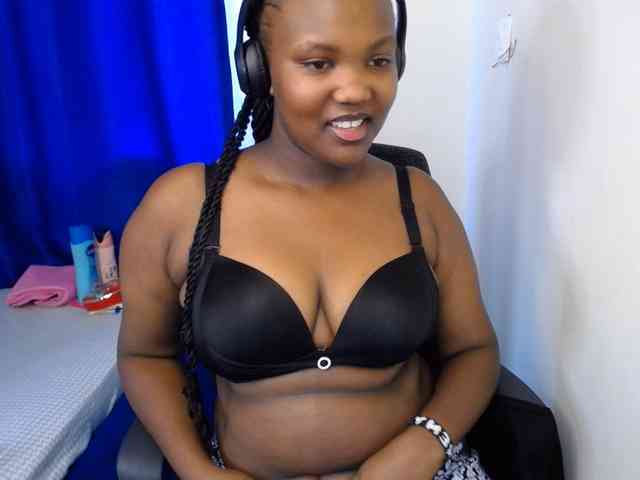 KittyKissess02 KittyKissess02