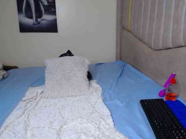 KittyKissess02 KittyKissess02