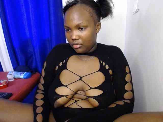 KittyKissess02