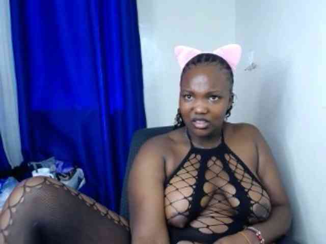 KittyKissess02 KittyKissess02