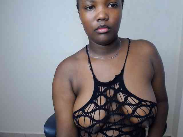 KittyKissess02