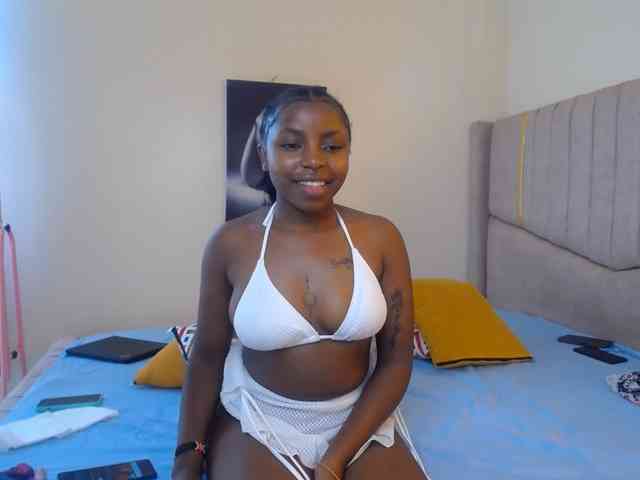 KittyKissess02 webcam