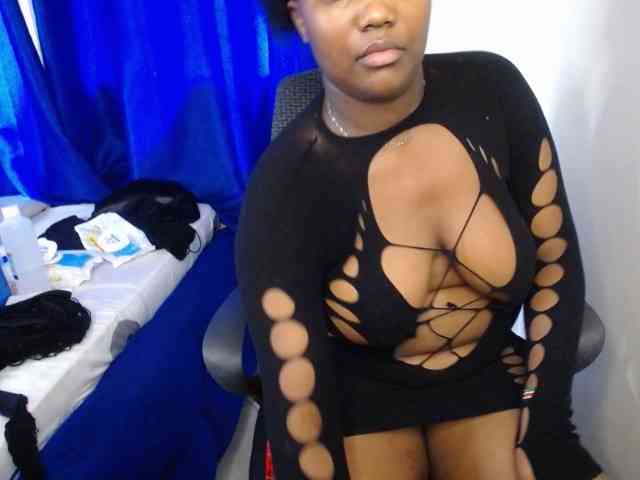 KittyKissess02