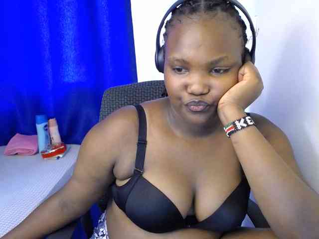 KittyKissess02 KittyKissess02