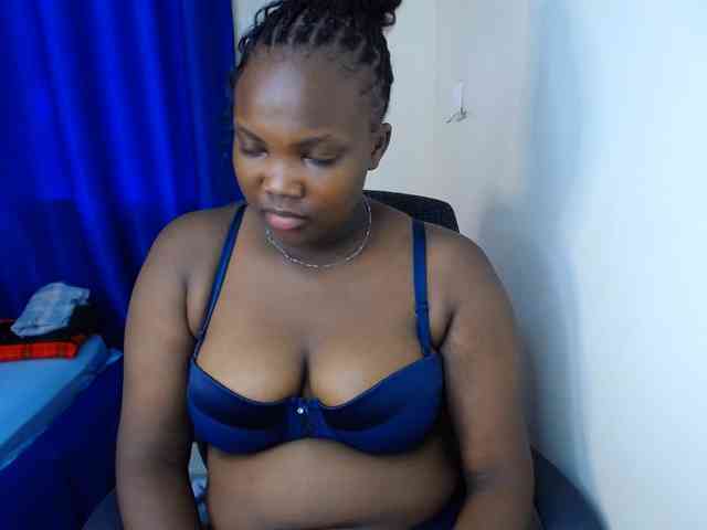 KittyKissess02