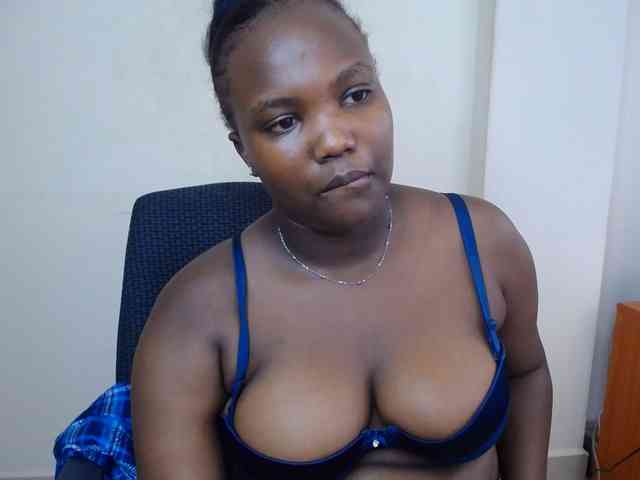 KittyKissess02