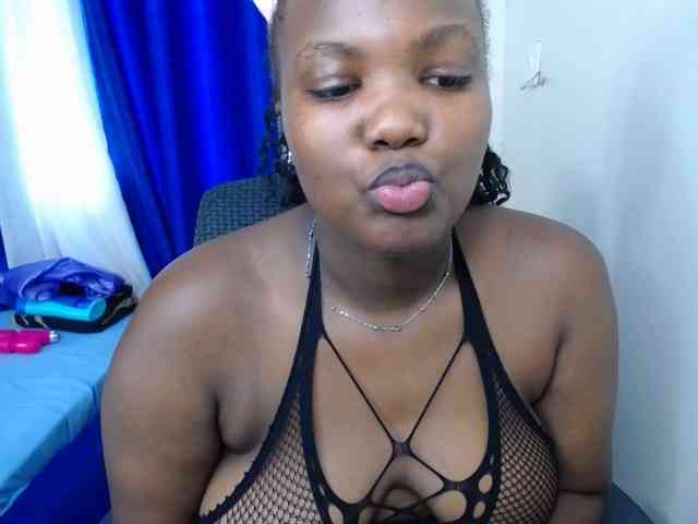 KittyKissess02 KittyKissess02