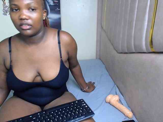 KittyKissess02