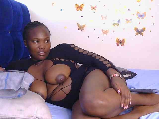 KittyKissess02
