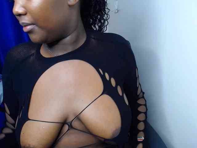 KittyKissess02