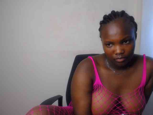 KittyKissess02