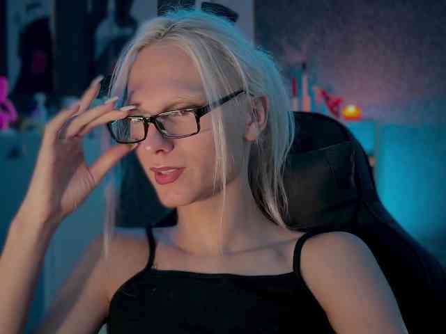 Sindlyy Sex Cam Show
