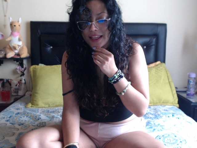 lunavega live cam on BongaCams