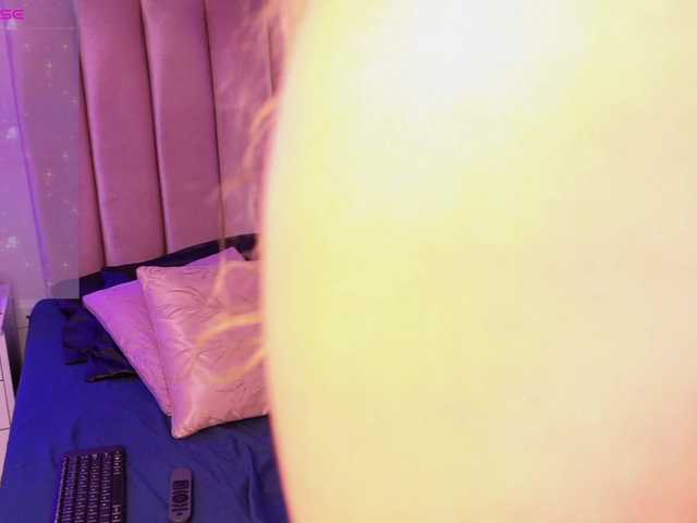 EmmaRichards live cam on BongaCams