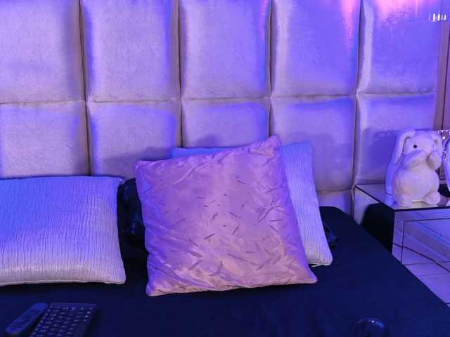 EmmaRichards live cam preview