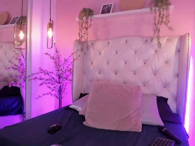 EmmaRichards live cam preview