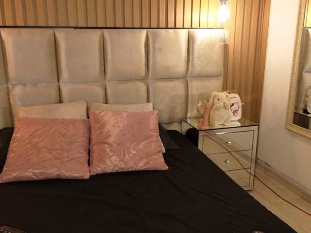 EmmaRichards live cam preview