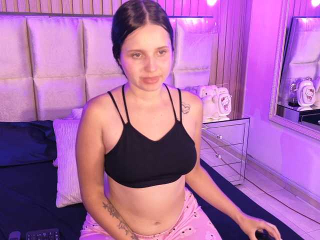 EmmaRichards live cam on BongaCams