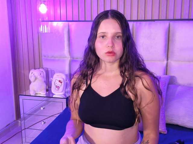 EmmaRichards live cam on BongaCams