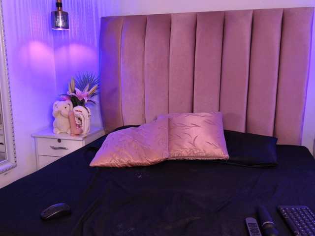 EmmaRichards live cam on BongaCams