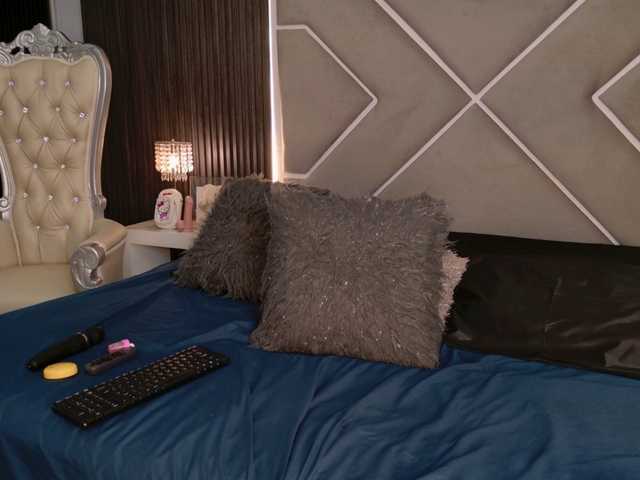 EmmaRichards — live female cam