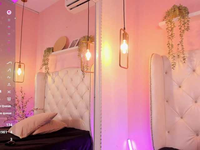EmmaRichards live cam on BongaCams