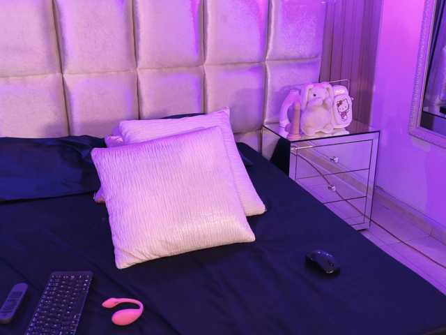 EmmaRichards live cam on BongaCams