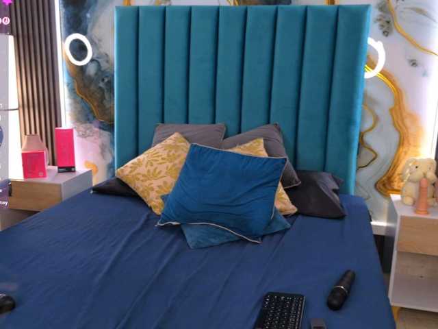 EmmaRichards live cam preview