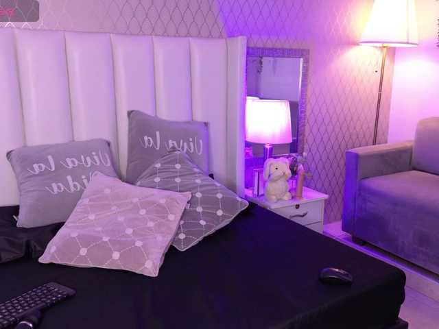 EmmaRichards live cam on BongaCams