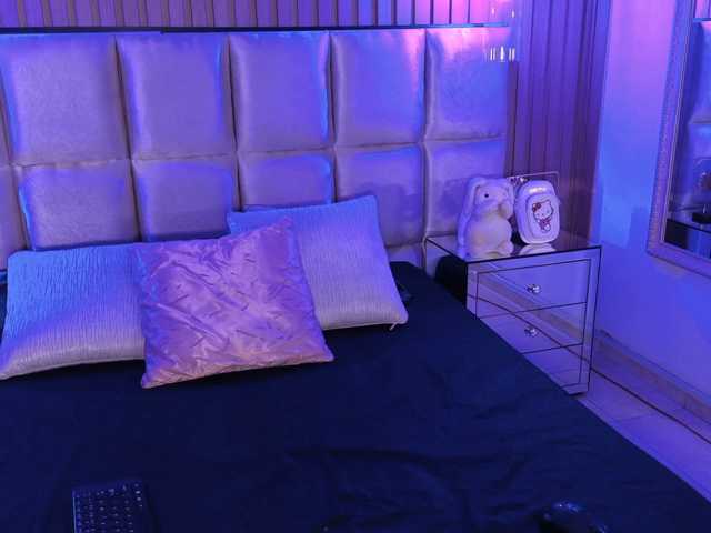 EmmaRichards live cam preview