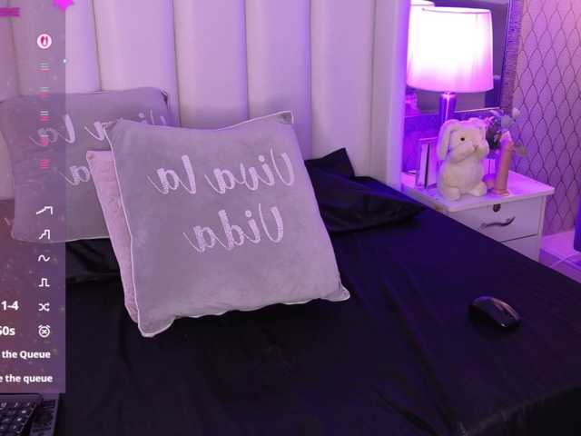 EmmaRichards live cam on BongaCams