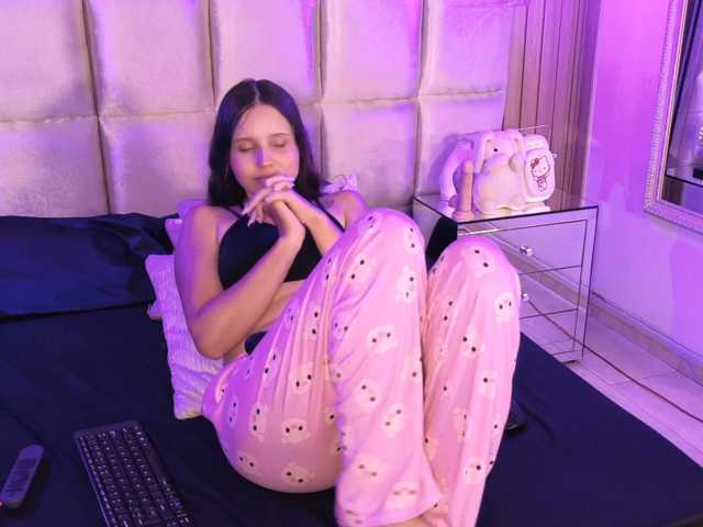 EmmaRichards live cam on BongaCams
