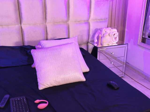EmmaRichards, en vivo ahora en BongaCams