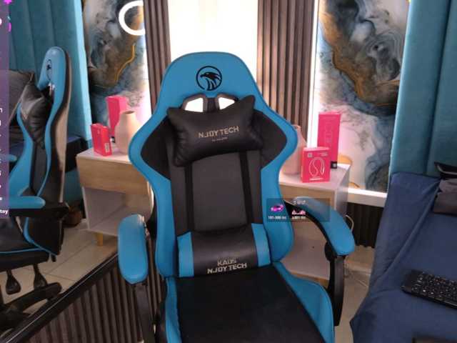 EmmaRichards live cam on BongaCams